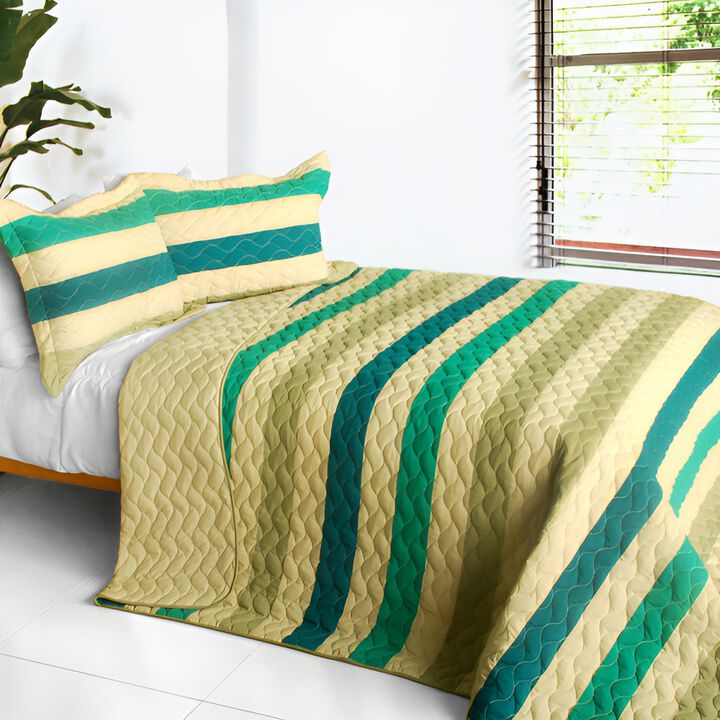 Queen Size 3-Piece Patchwork Quilt Set with Matching Pillow Shams