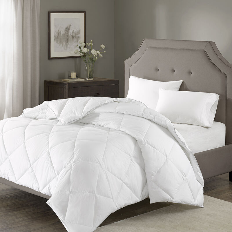 Gracie Mills Lonnie All-Season Diamond Quilting 1000 Thread Count Down Alternative Comforter