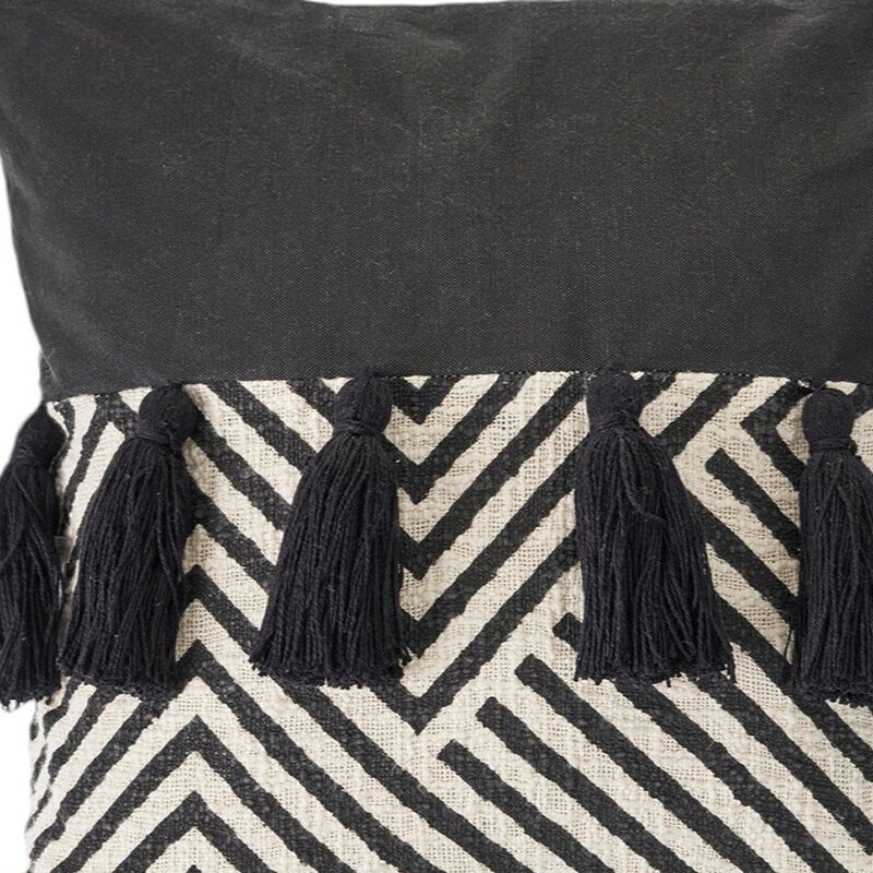 HomeRoots Set of Two Black and White Chevron Cotton Throw Pillow With Tassels image number 4