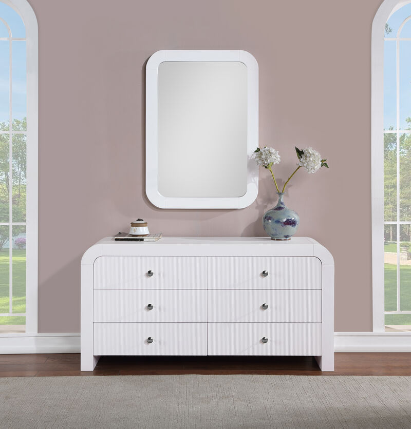 Meridian Furniture Artisto White Dresser image number 3
