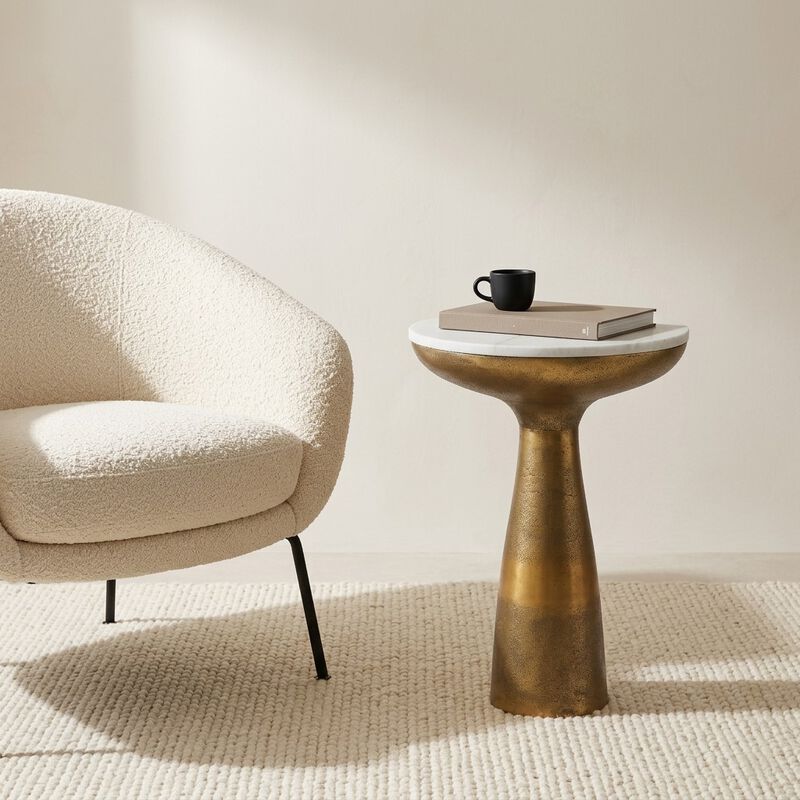 Grand Flare Marble Luxe Table image number 2