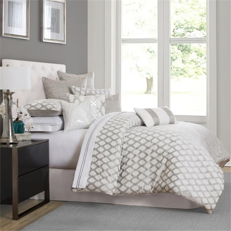 Michael Amini Newport 9-Piece Queen Comforter Set - Platinum image number 0