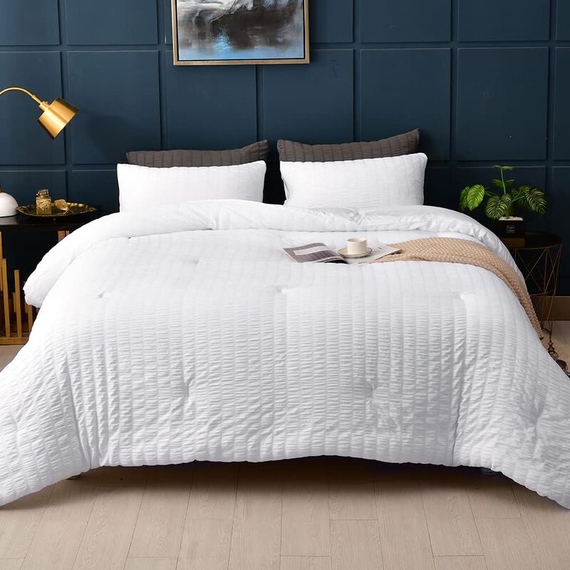 AveLom Seersucker King Comforter Set (104x90 inches), 3 Pieces - 100% Soft Washed Microfiber Lightweight Comforter with 2 Pillow