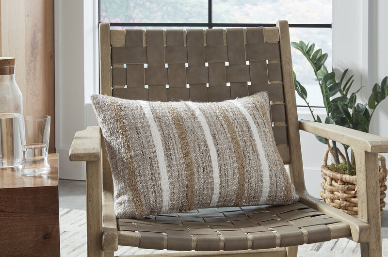 Benish Pillow image number 1