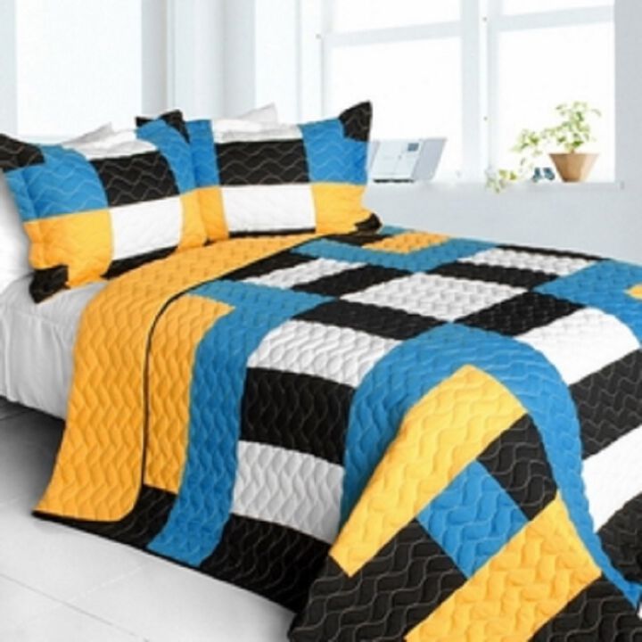 3-Piece Patchwork Quilt Set with Vermicelli Quilting and Geometric Pattern