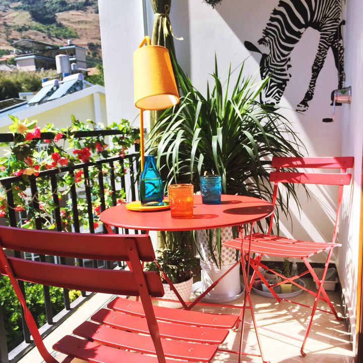 MONDAWE 3-Piece All-Weather Bistro Set - Perfect for Outdoor Dining and Relaxation