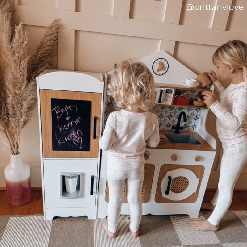 Teamson Kids Large Wooden Play Kitchen Set, White and Natural, Pretend Play kitchen, Fridge with Pretend Ice Dispenser with 11 Accessories, Little Chef Morocco image number 4