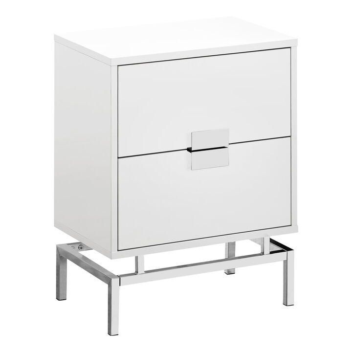 Elegant Metal Accent Table &ndash; Sleek Modern Side Table with Polished Finish