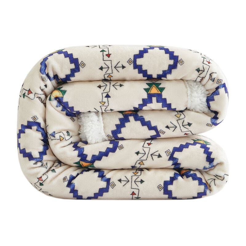Arrow Campfire Sherpa Throw Blanket image number 4