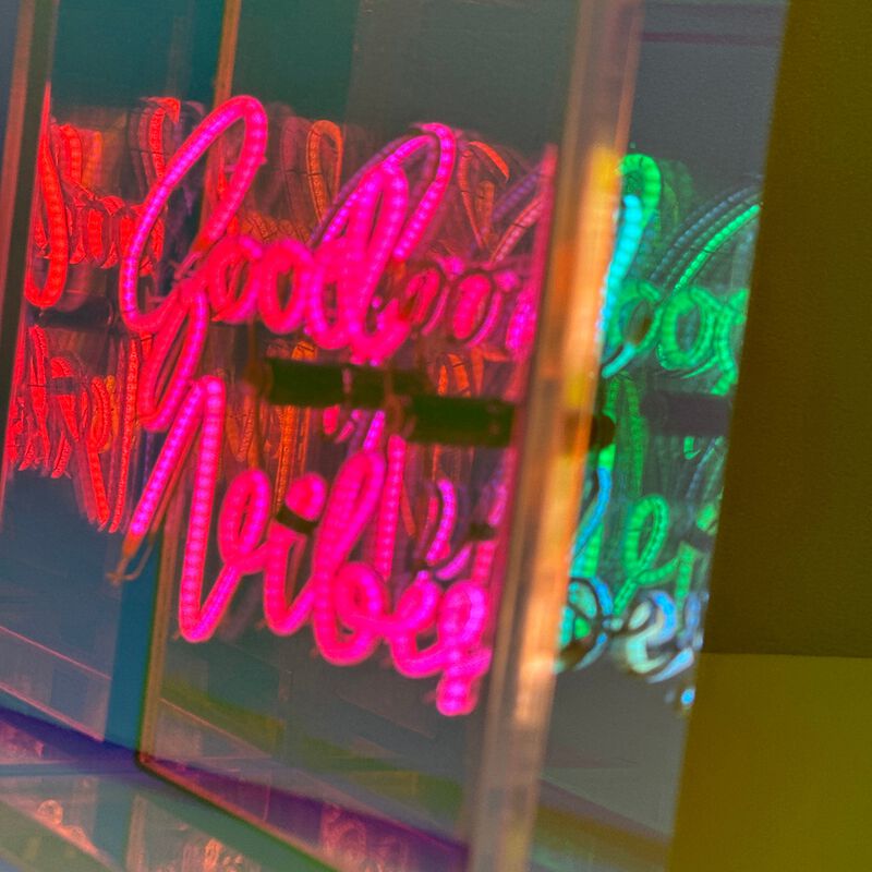 MITBox GOOD VIBES  Rechargeable Multicolor image number 2