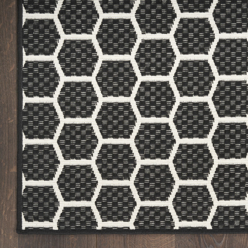 HomeRoots 4' X 6' Black And Ivory Geometric Indoor Outdoor Area Rug image number 3