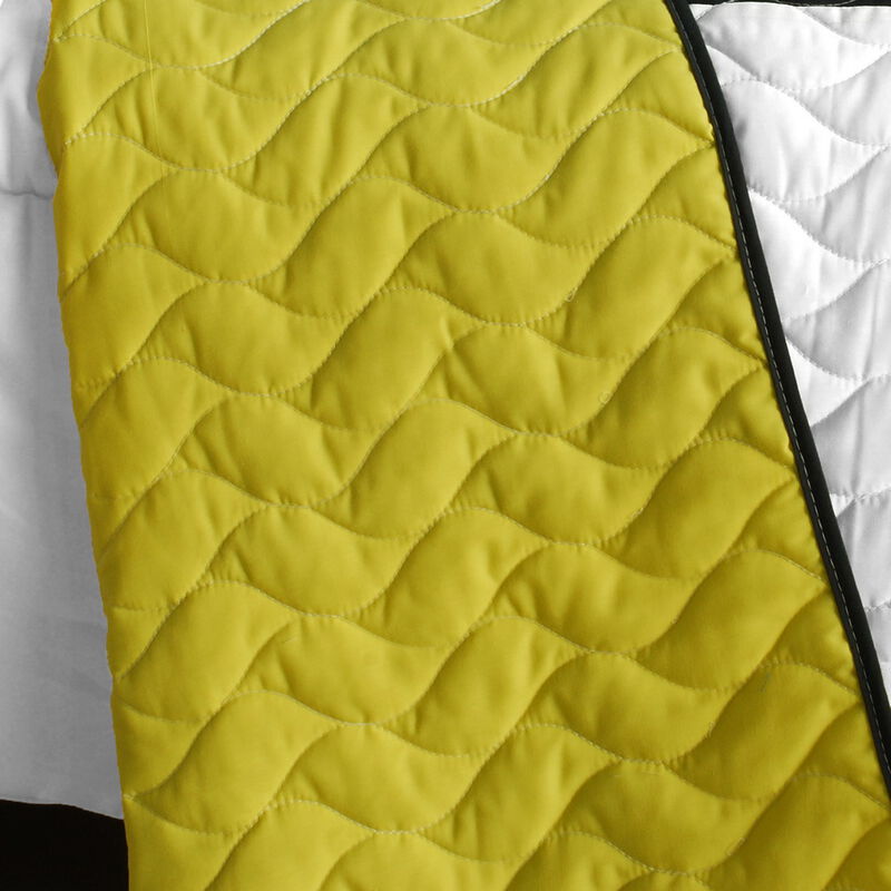 Eternal Passion Patchwork Geometric Quilt Set Soft Vermicelli Quilted Bedding image number 2