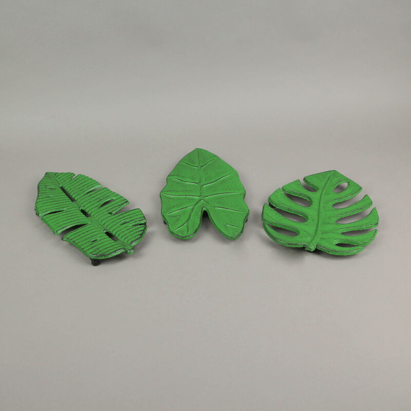 Set of 3 Aged Green Cast Iron Tropical Leaf Kitchen Trivets / Wall Hangings image number 4