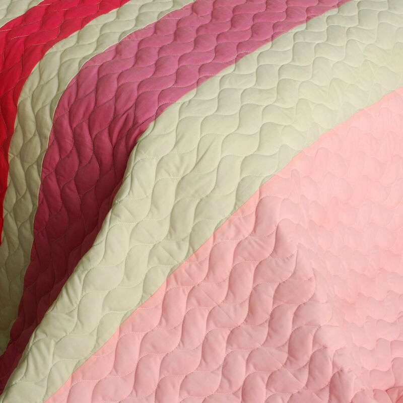Vermicelli Quilted Patchwork Quilt Set 3 Piece for Cozy Bedroom Decor-Pink image number 2