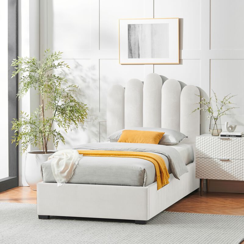 Inspired Home Goldy Velvet Platform Bed