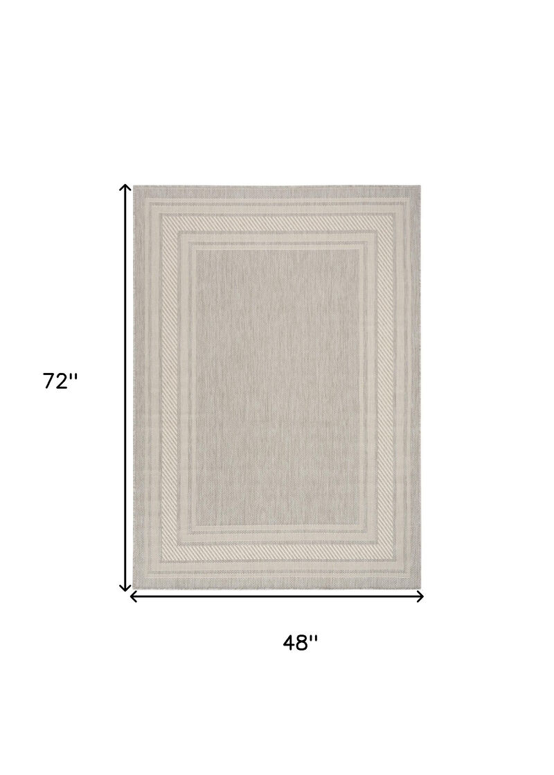 HomeRoots Geometric Indoor Outdoor Area Rug image number 3