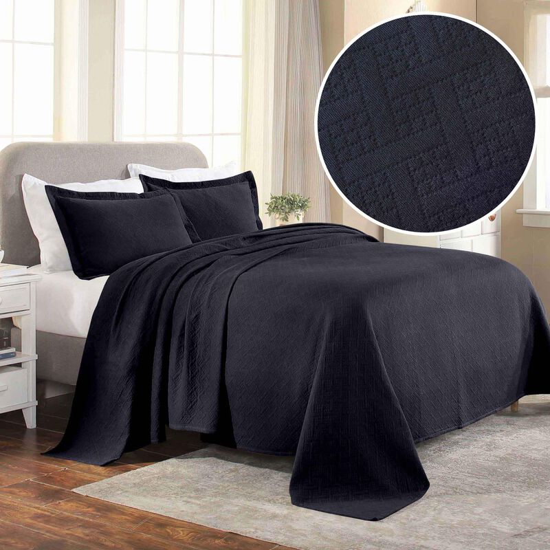 Lightweight Cotton Matelasse Bedspread Set with Matching Shams image number 3