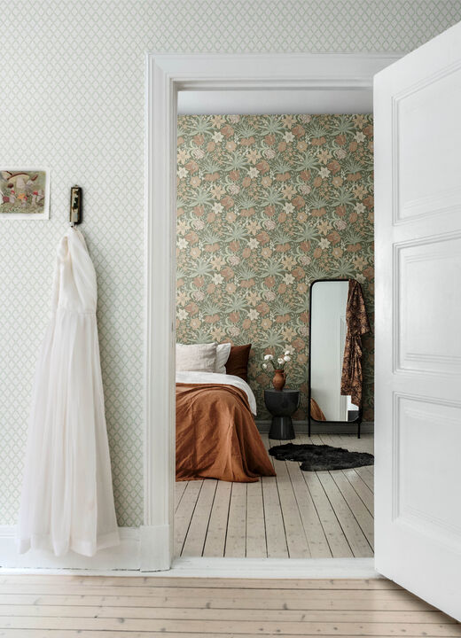 Cecilia Moss Tulip and Daffodil Wallpaper