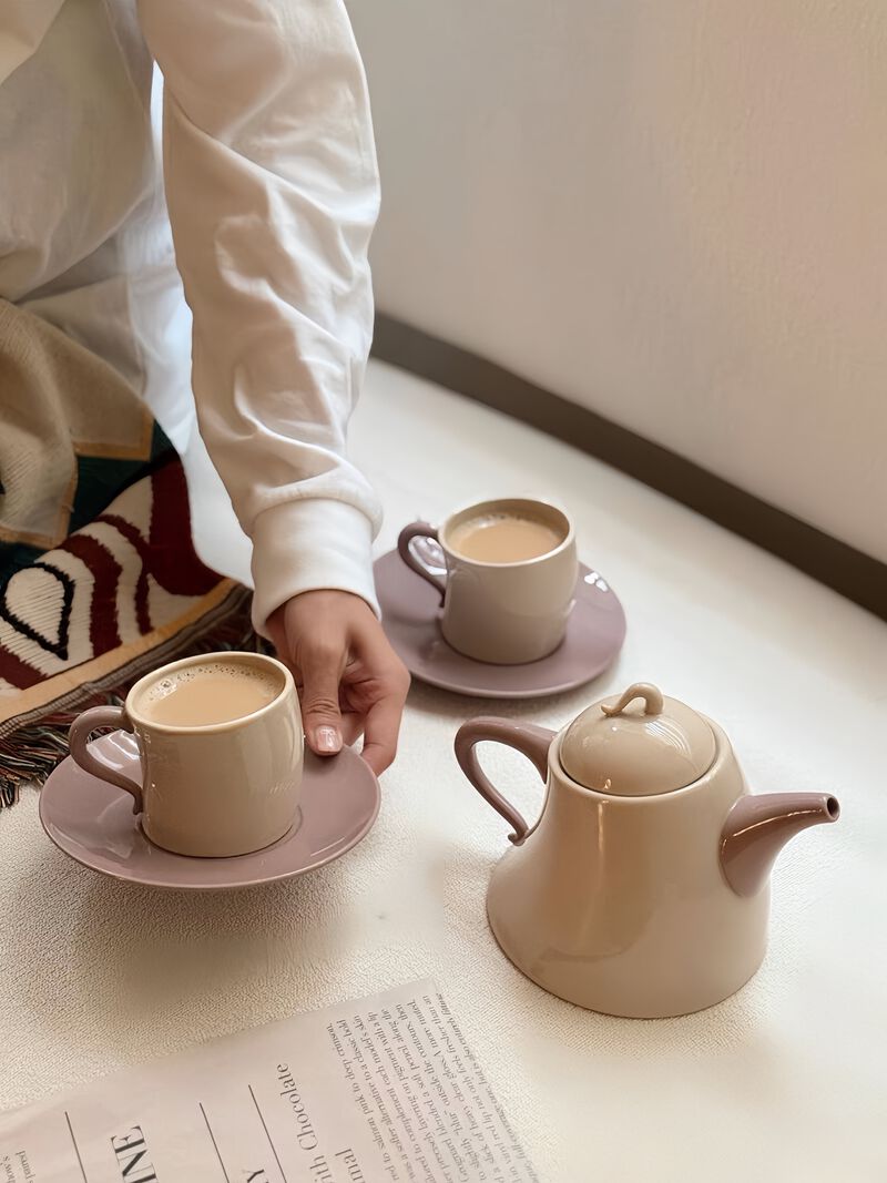 Postmodern Wiggle Ceramic Tea Set of 5 with 1 Teapot 2 Mugs & 2 Saucers image number 5