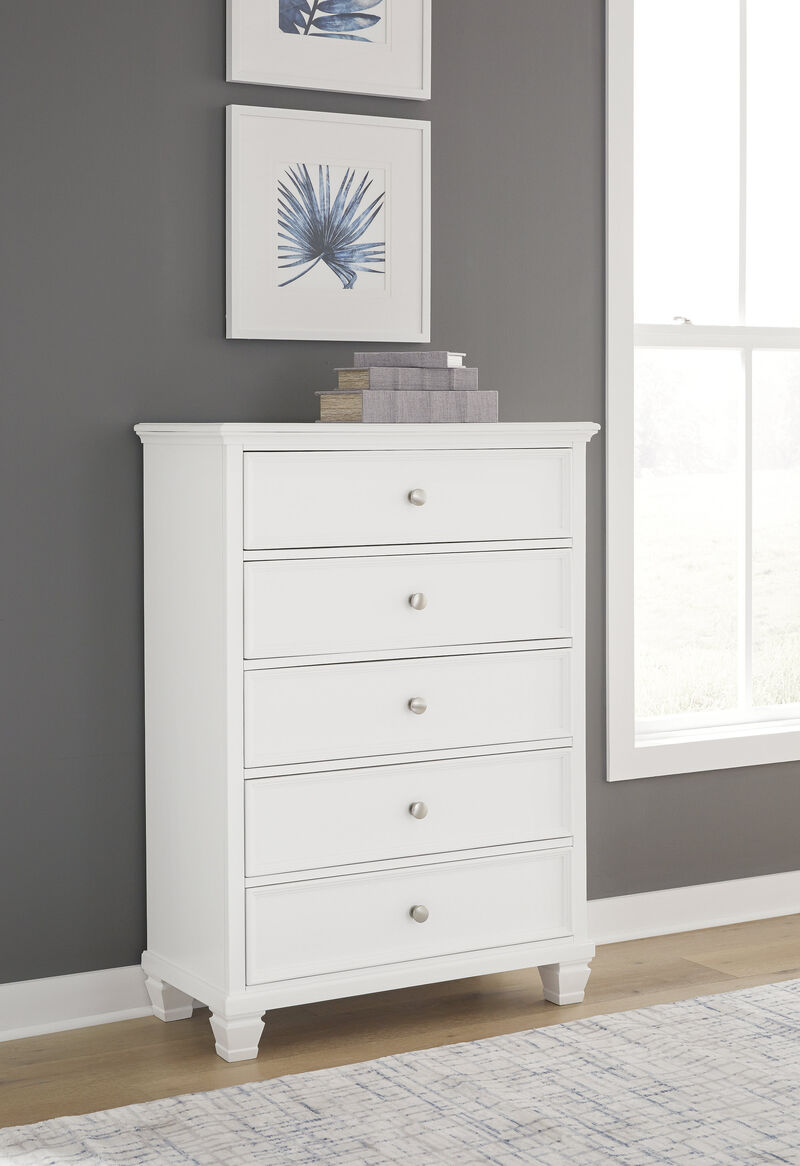 Fortman Chest of Drawers image number 1