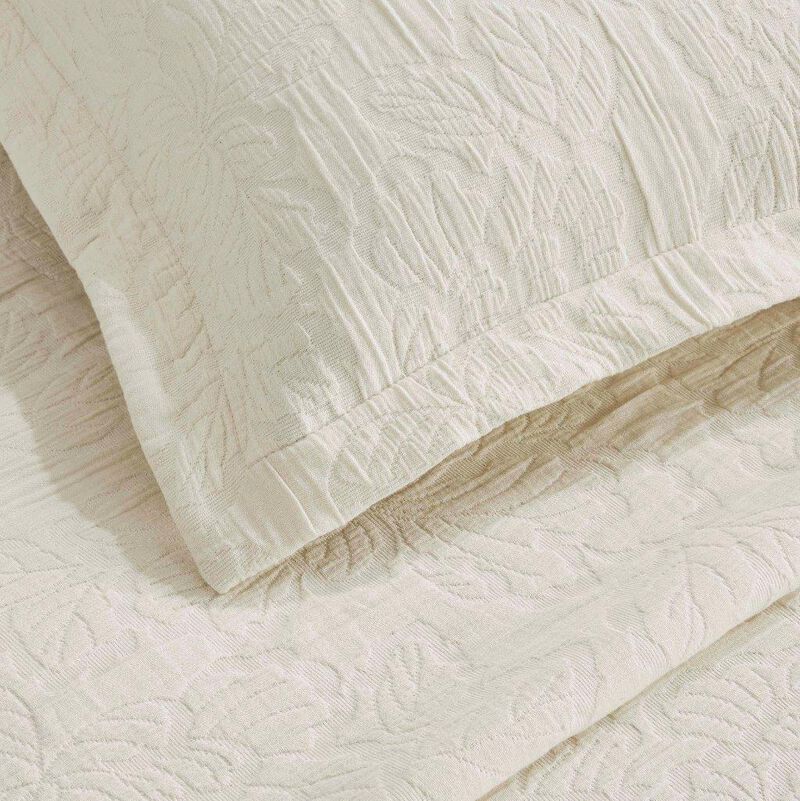 3-Piece Cotton Matelasse Bedspread Set with Floral Design image number 3