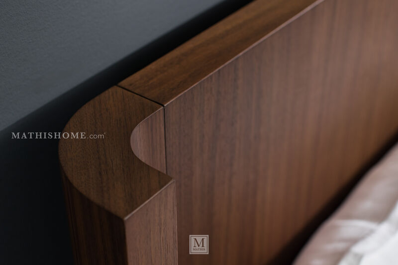 Nomad King 3-Piece in Walnut