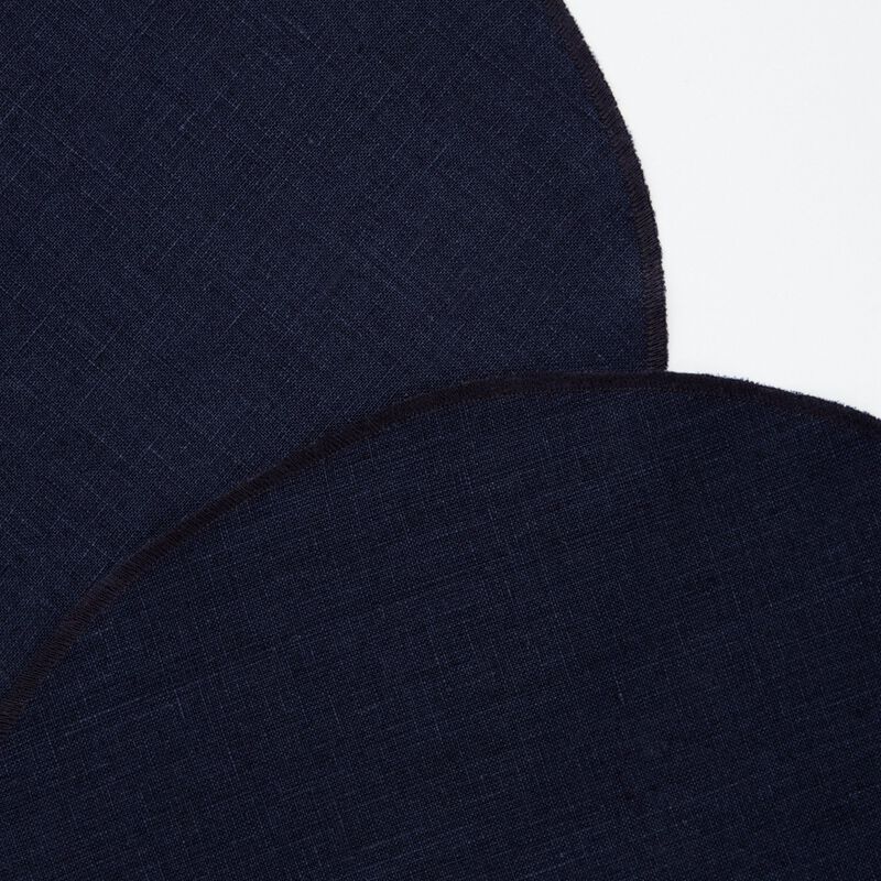 Solino Home Vesta 100% Linen Round Placemats &ndash; Set of 4, 15 in Diameter, Machine Washable, Holiday and Everyday Dining