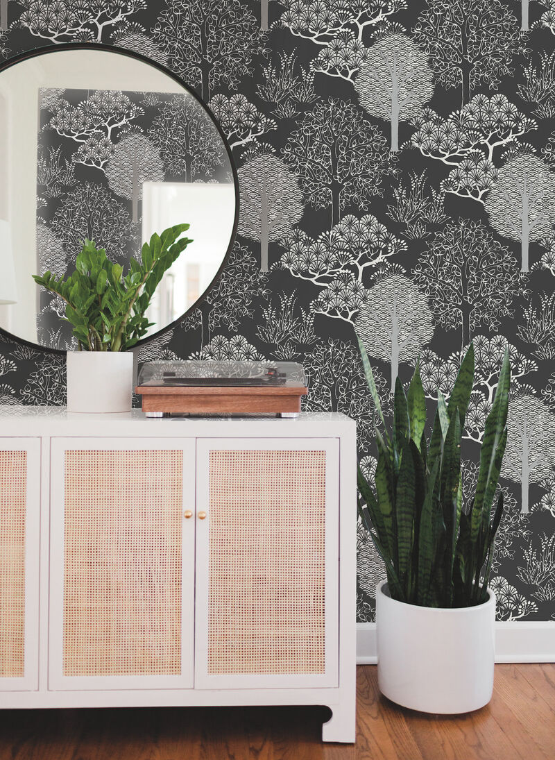 Kimono Trees Black Metallic Wallpaper image number 2
