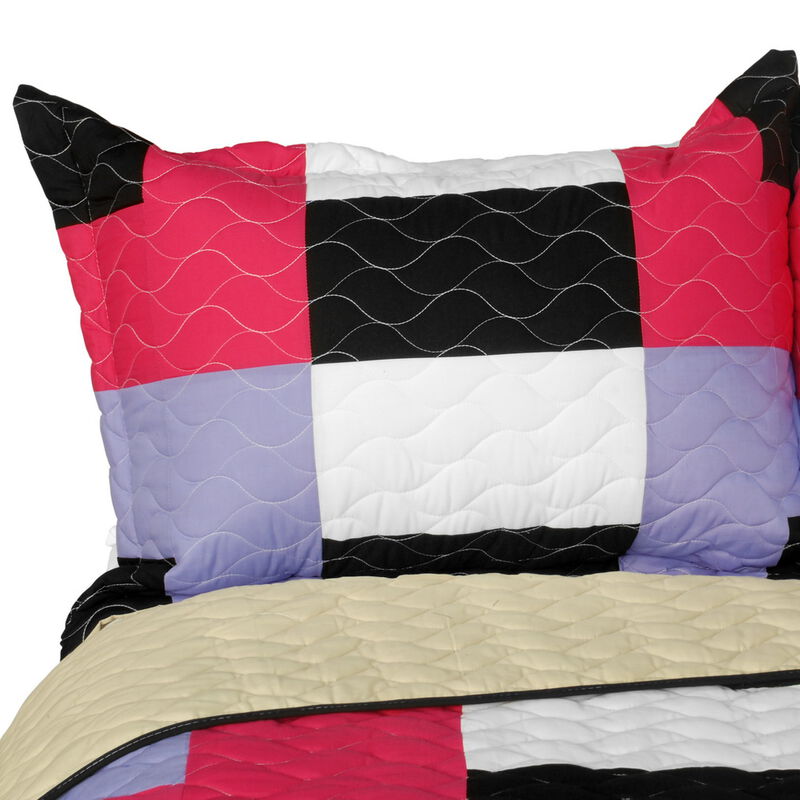 3-Piece Patchwork Quilt Set with Vermicelli Quilting and Geometric Pattern image number 2