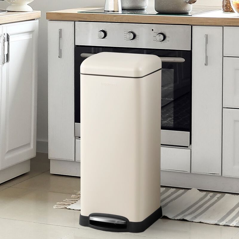 Betty Retro 8-Gallon Step-Open Trash Can