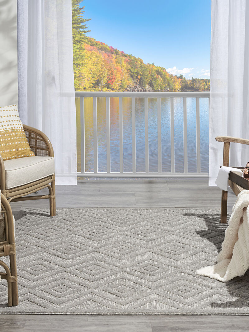 Versatile NRV01 Silver/Gray 4' x 6' Rug