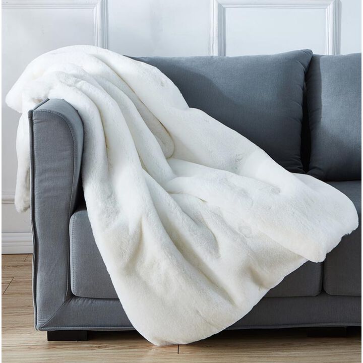 Cassilda Luxury Chinchilla Faux Fur Throw Blanket (50" x 60")