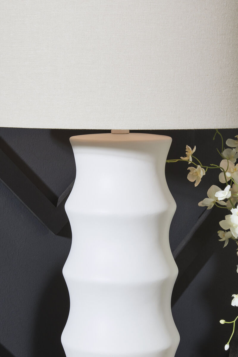 Veraleigh Table Lamp image number 2