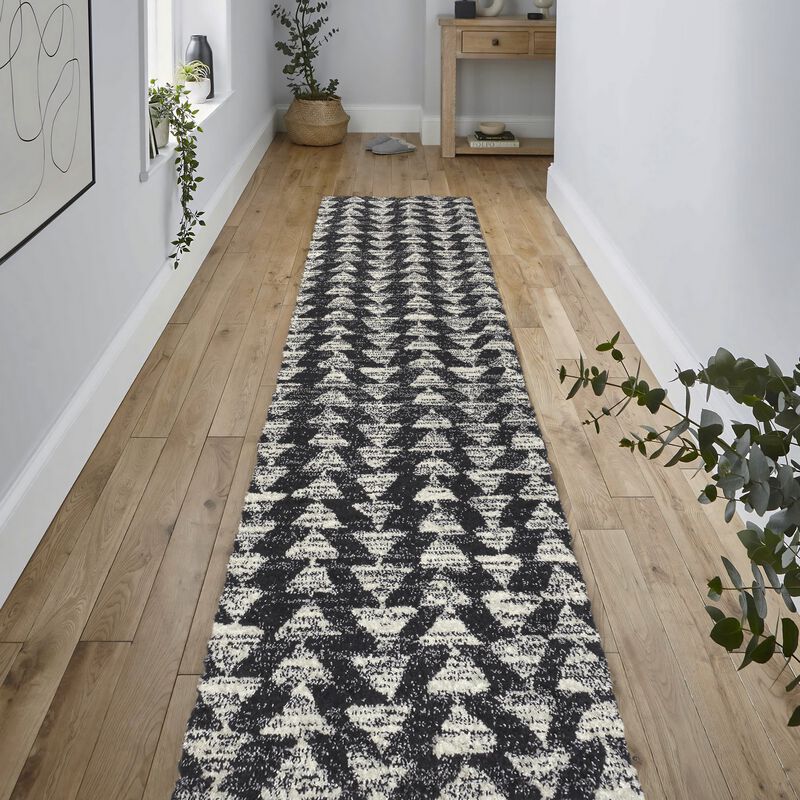 Aisha Moroccan Triangle Geometric