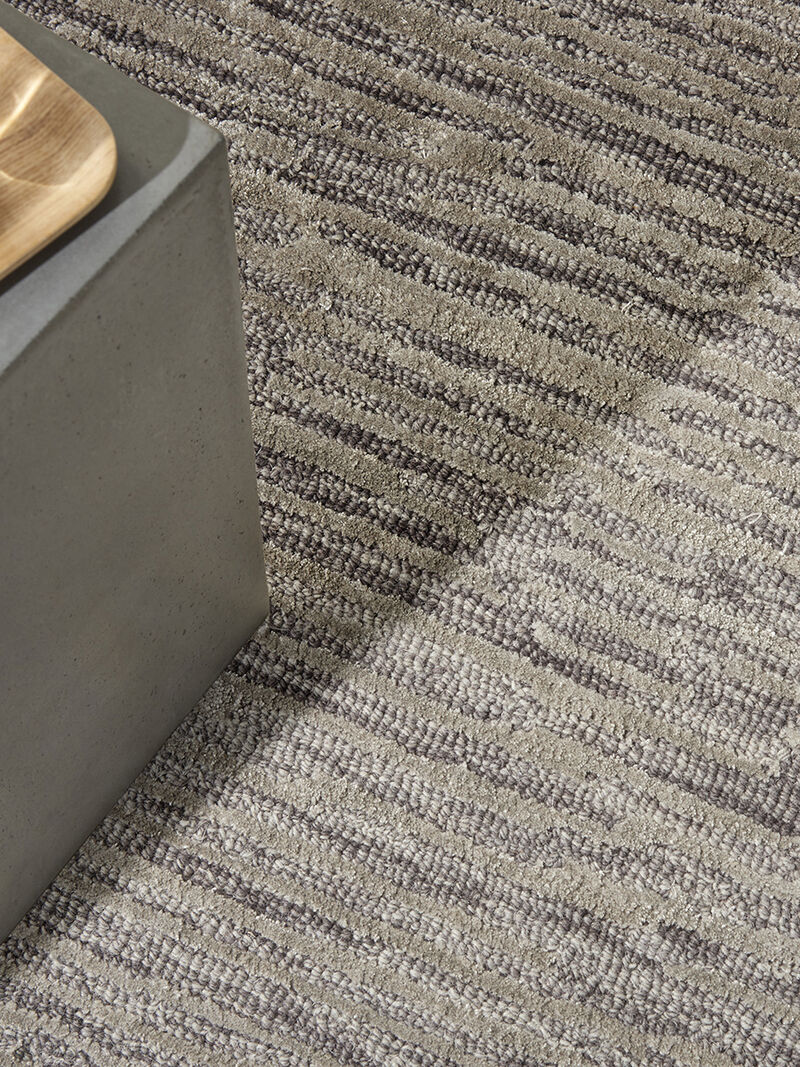 CK010 Linear LNR01 Gray 2'3" x 8' Rug