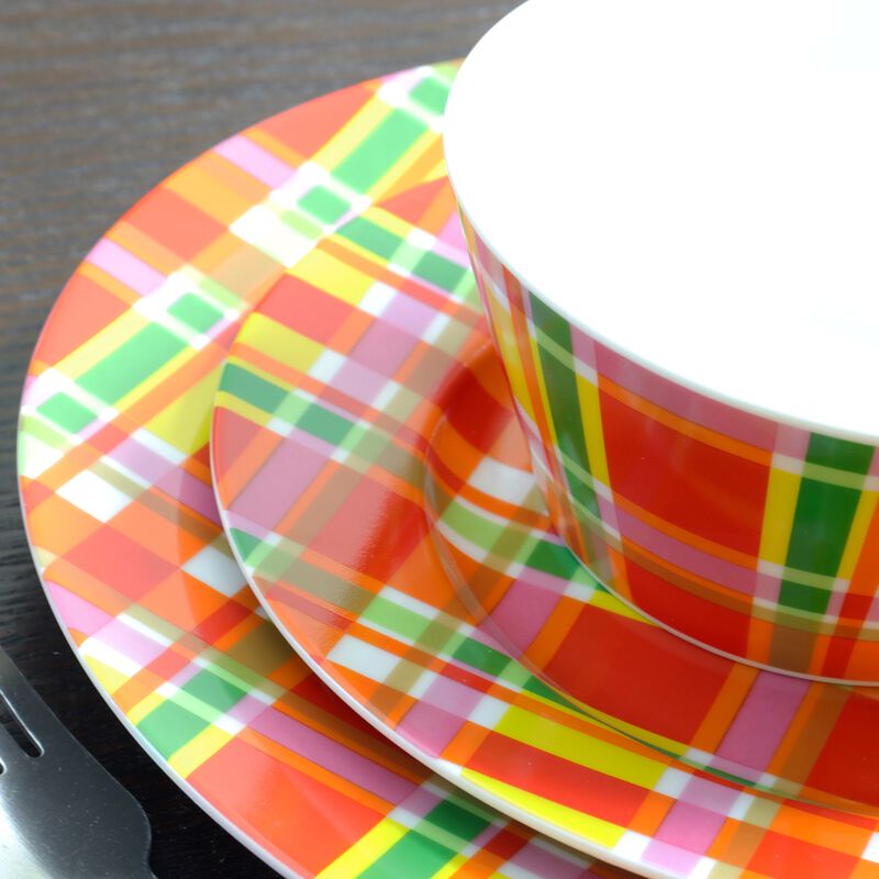 Oui by French Bull Multicolor Plaid 16 Piece Round Porcelain Dinnerware Set