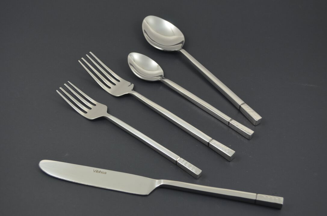Silver Hammered Stainless Steel Flatware Set of 20 PC
