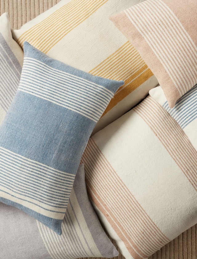 Pillows & Throws