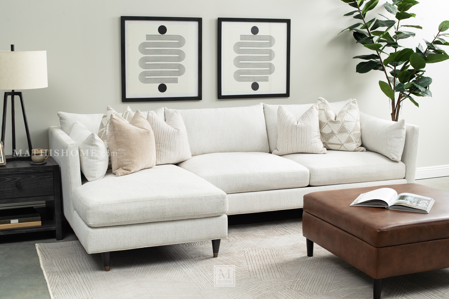 Jonathan Louis 2 Piece Pia Sectional In
